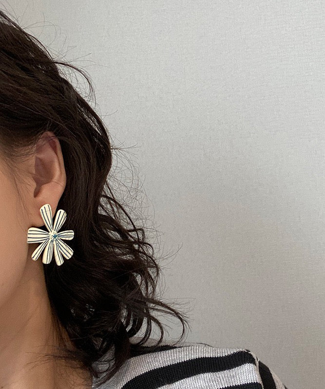 Chic Beige Sterling Silver Asymmetric Floral Stud Earrings