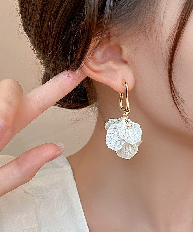 Chic White Copper Overgild Floral Drop Earrings