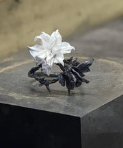 Chice Black White Stering Silver Floral Rings