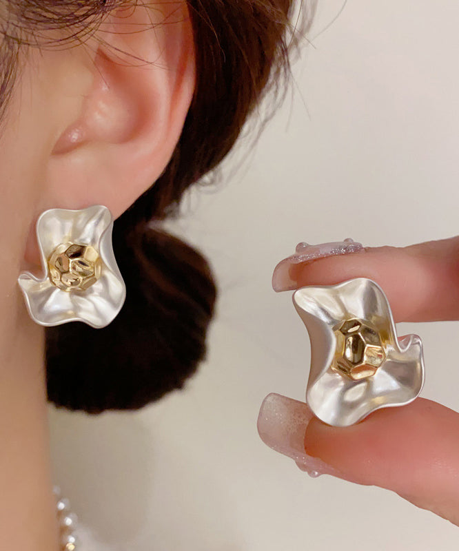 Elegant White Copper Overgild Floral Stud Earrings