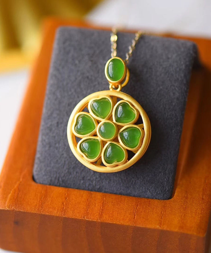 Fine Green Ancient Gold Heart Shaped Jade Four Leaf Clover Pendant Necklace