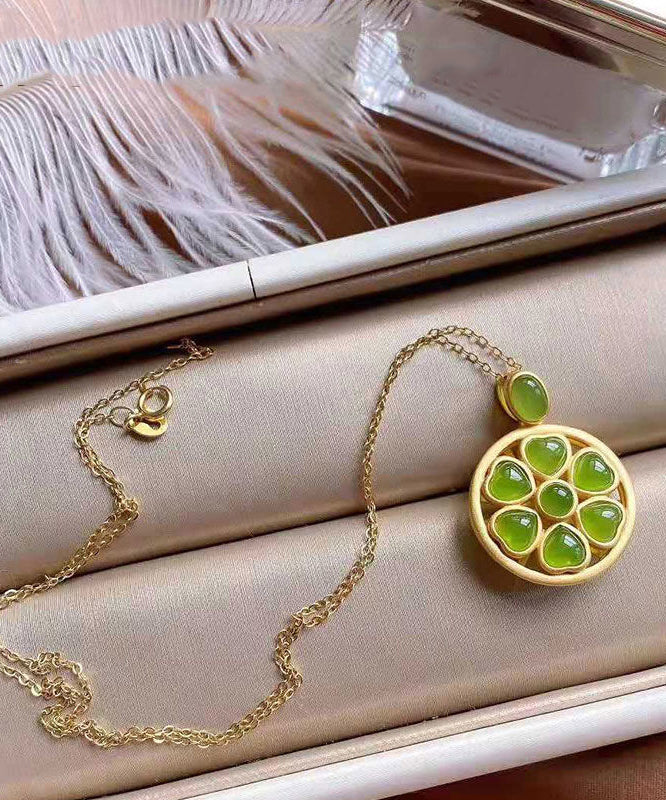 Fine Green Ancient Gold Heart Shaped Jade Four Leaf Clover Pendant Necklace