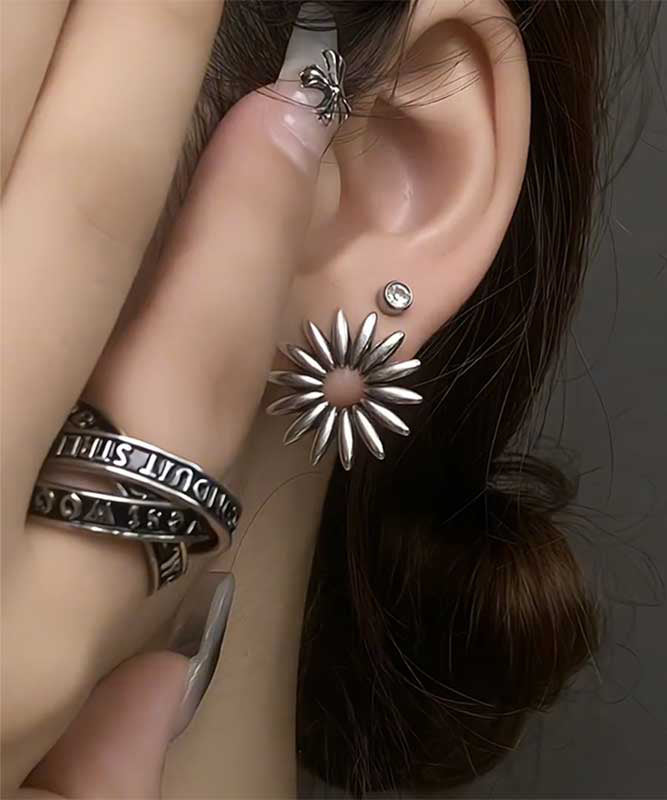 Fine Silk Copper Alloy Daisy Stud Earrings