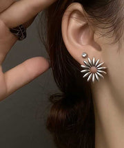 Fine Silk Copper Alloy Daisy Stud Earrings