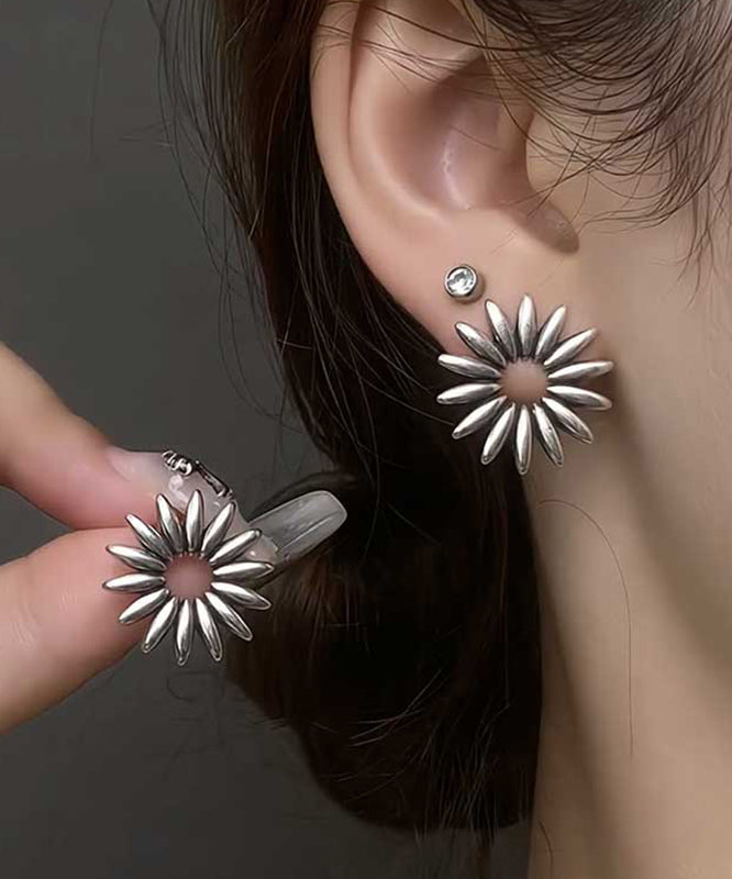 Fine Silk Copper Alloy Daisy Stud Earrings