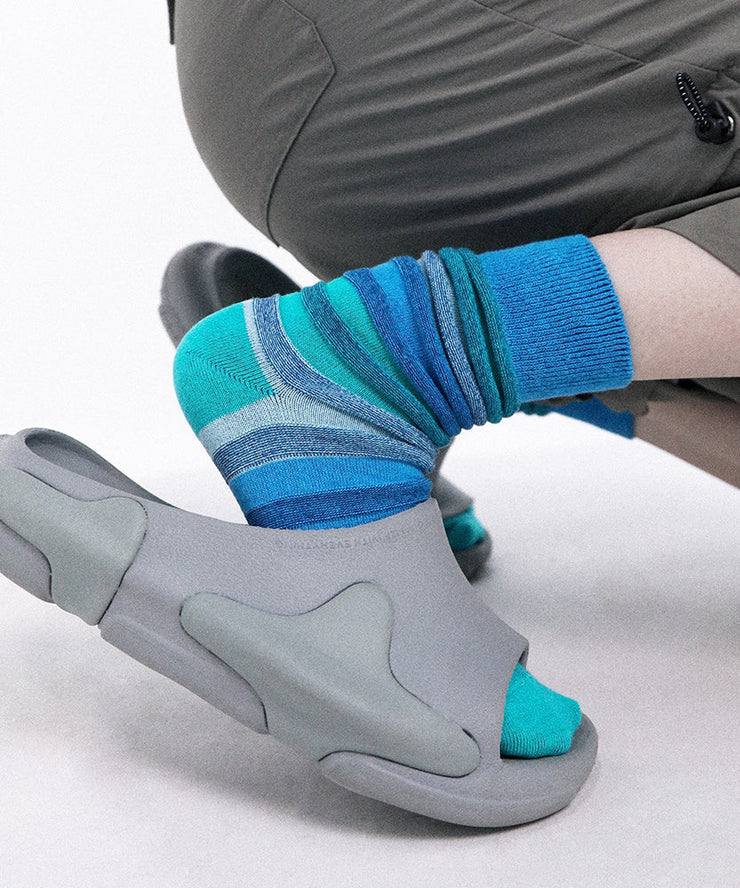 New Concave Convex Three-Dimensional Gradient Color Striped Mid Calf Socks