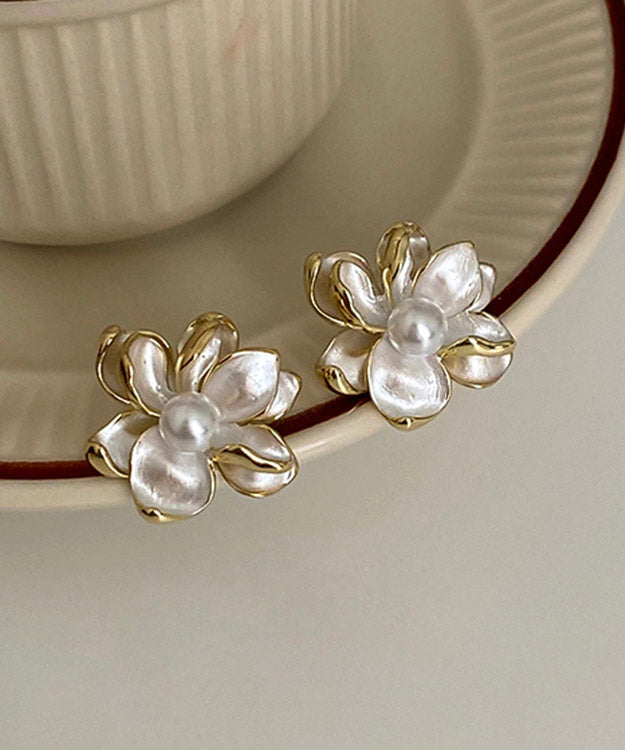 Regular White Alloy Pearl Flower Stud Earrings