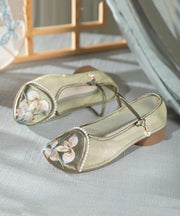 Retro Buckle Strap Splicing Embroideried Flat Feet Shoes Green Tulle