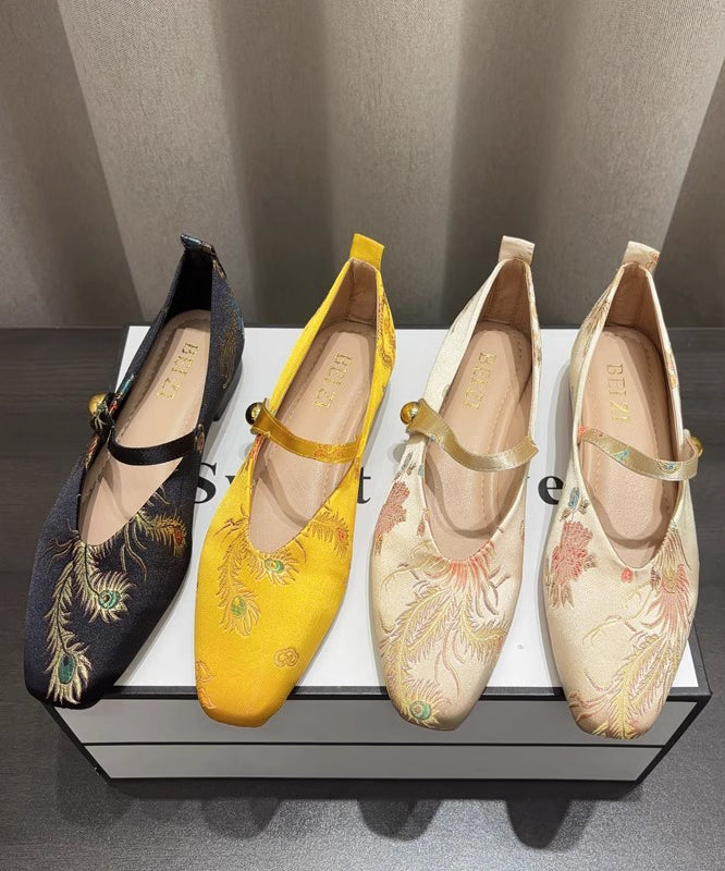 Yellow Embroidery Buckle Strap New Chinese Chunky Heel Shoes