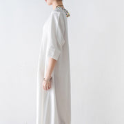 2021 Herbst Baumwollkleider V-Ausschnitt plus Größe weiße Kleider Perlendetails schwarze Baumwollkleider
