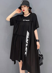 Schöne schwarze, asymmetrische, zerknitterte Streetwear-Kleider aus Baumwolle mit kurzen Ärmeln