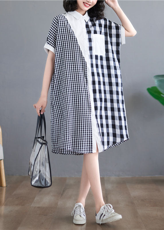 Schönes schwarz-weiß kariertes Bubikragen asymmetrisches Design Patchwork-Hemdkleid aus Baumwolle mit kurzen Ärmeln