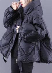 Schöne schwarze, lockere, warme Winter-Entendaunenjacke mit Reißverschluss