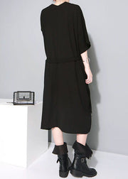 Wunderschönes schwarzes Kleid mit V-Ausschnitt und halben Ärmeln