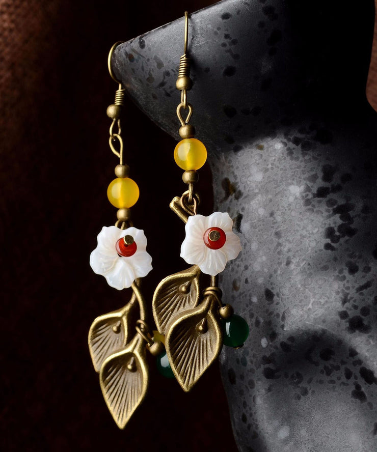 Schöne weiße Muschelblume feine Achat-Kupfer-Ohrringe