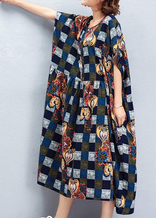 Schöne blaue karierte Baumwollkleider Vintage Fabrics Sommerkleid aus Baumwolle mit großem Saum und O-Ausschnitt