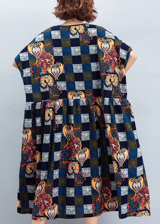 Schöne blaue karierte Baumwollkleider Vintage Fabrics Sommerkleid aus Baumwolle mit großem Saum und O-Ausschnitt