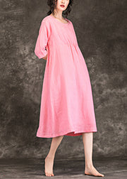 Schöne rosa Leinenkleidung für Frauen, feines Nähen am Hals, sackartiges Sommerkleid