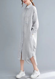 Schöne nackte weiße gestreifte Leinenkleidung für Frauen Korea Nähen Seite offen Kleider Reverskragen Kleider
