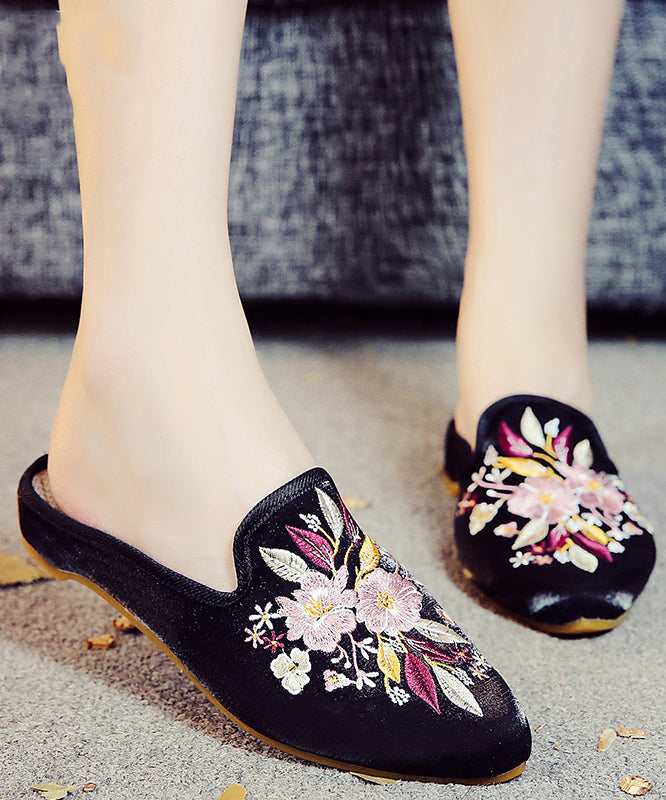 Schwarze, bestickte Baumwollstoff-Damen-Sandalen mit spitzen Zehen