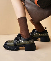 Schwarze Loafer Plattform Rindsleder Nieten handgefertigte Schnürloafer