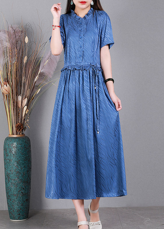 Blaues langes Seidenkleid mit Rüschen und Taillenbund und kurzen Ärmeln