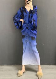 Blaues Seidenkleid mit V-Ausschnitt und Farbverlauf, lange Ärmel