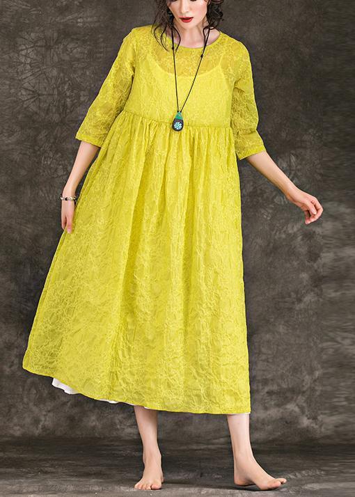 Böhmische gelbe Baumwollsteppkleidung Lässige Catwalk-O-Hals Robe-Sommerkleider mit drei Vierteln Ärmeln