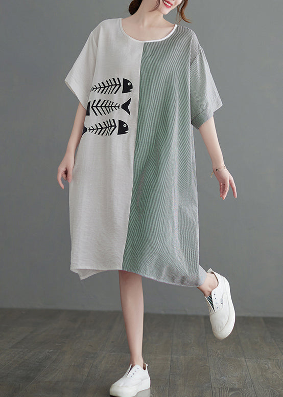 Boutique Weißes gestreiftes Patchwork-Kleid mit O-Ausschnitt und kurzen Ärmeln