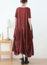 Langes Kleid aus ziegelroter Baumwolle, O-Ausschnitt, asymmetrisches Design, kurze Ärmel