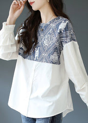 Kurzes, weißes, langärmliges Hemd mit Patchwork-Knöpfen und O-Ausschnitt