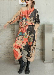 Lässiges, zweiteiliges Strick-Outfit mit langen Ärmeln in Khaki mit asymmetrischem Charakterdruck