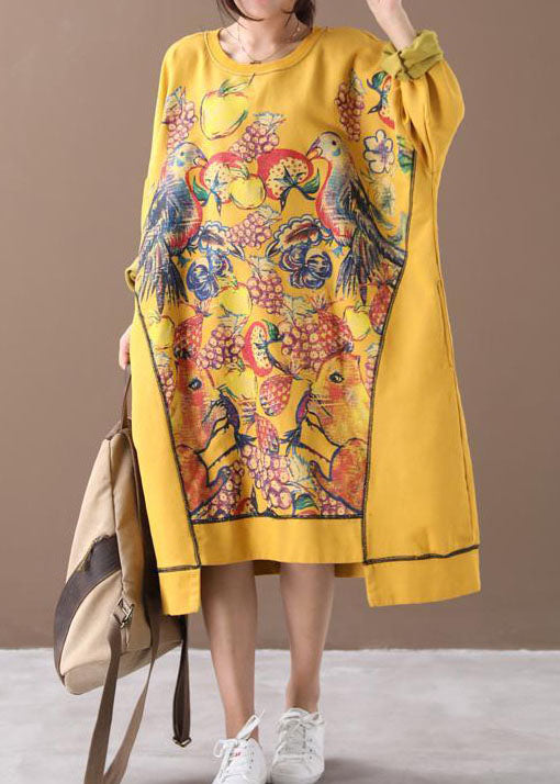 Lässiges gelbes asymmetrisches bedrucktes Baumwoll-Sweatshirt-Kleid Winter