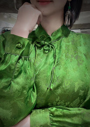 Grüner Stehkragen im chinesischen Stil mit seitlich offenem Jacquard-Seidenoberteil mit langen Ärmeln