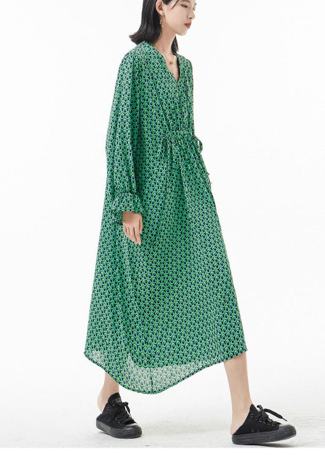 Elegantes grünes Seiden-Urlaubskleid mit V-Ausschnitt in der Taille Frühling