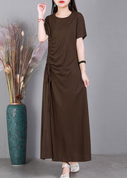 Kaffeefarbenes langes Kleid aus Baumwolle mit O-Ausschnitt und kurzen Ärmeln