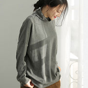 DIY-Silhouette aus grauem Baumwolloberteil Fein gemusterte, seitlich offene, lockere Hemden