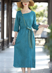 Elegantes blaues asymmetrisches Patchwork-langes Kleid mit Bindegürtel und halben Ärmeln