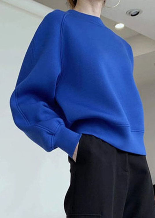 Elegantes blaues kurzes lässiges Herbst-Pullover mit O-Ausschnitt