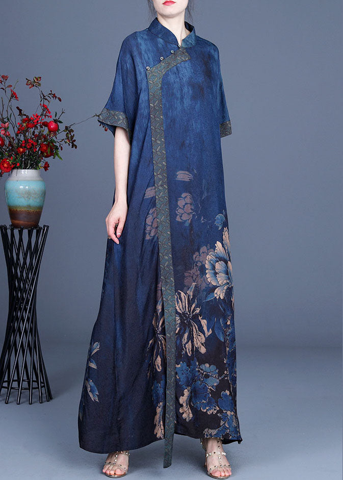 Elegante blaue bedruckte Seidenkleider mit halben Ärmeln