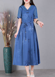 Elegantes blaues Jacquard-Seidenkleid mit orientalischem Knopf und V-Ausschnitt
