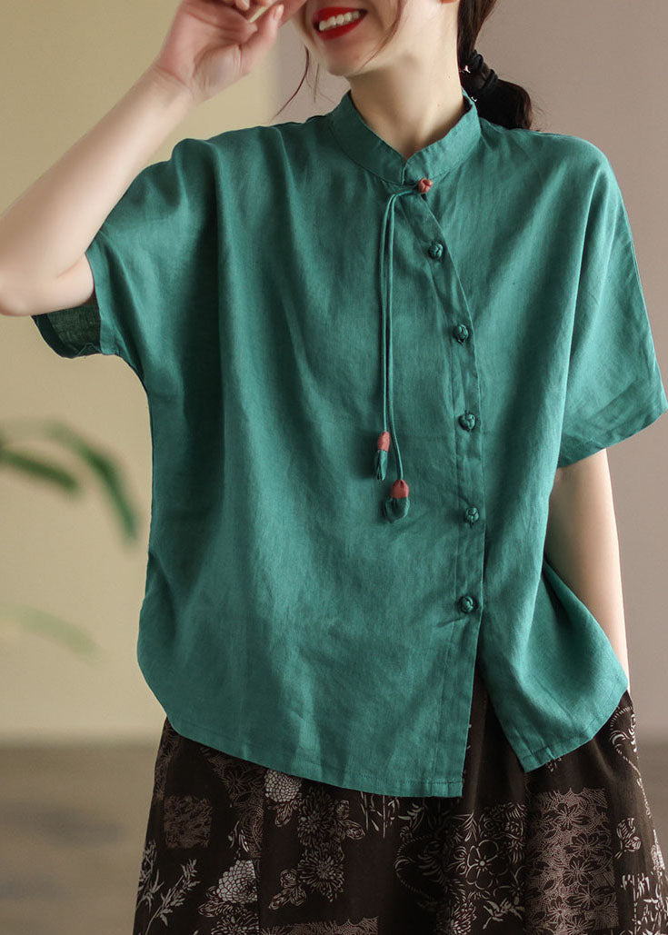 Elegantes grünes Leinenhemd mit Stehkragen und Quaste, asymmetrisches Design, kurze Ärmel