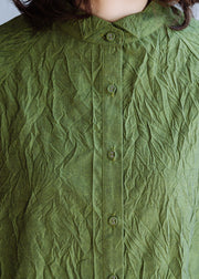 Elegantes grünes, zerknittertes langes Kleid aus Baumwolle mit Knöpfen