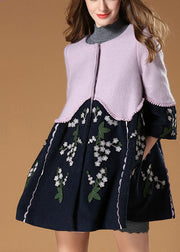Eleganter lila Patchwork-bestickter Wollmantel mit floralem Herbst