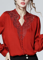 Elegantes rotes V-Ausschnitt-Knopf besticktes Patchwork-Seidenhemd-Oberteil Frühling