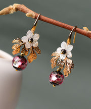 Elegante weiße Muschel-Blumen-rot gefärbte glasierte Metall-Tropfen-Ohrringe