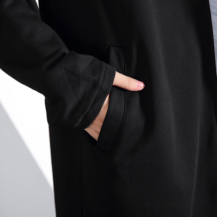 Elegantes schwarzes Reisekleid in Übergröße mit Taschen aus feiner Baumwollmischung mit Kapuze