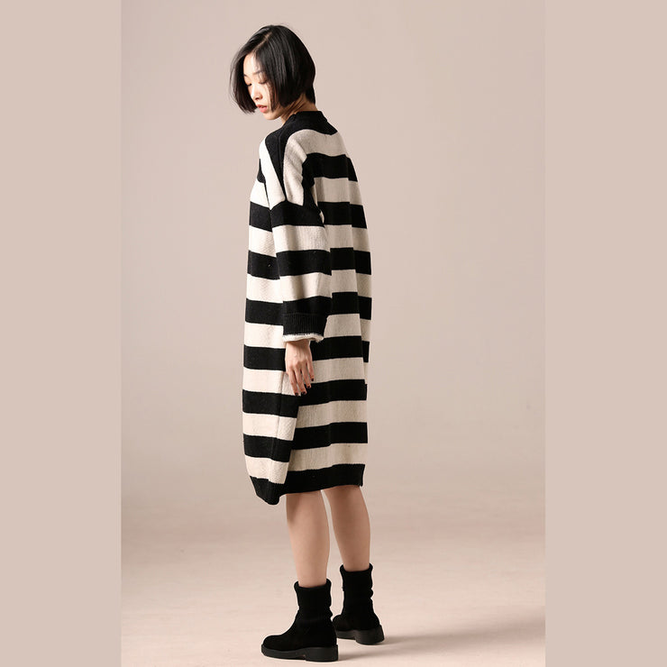 Elegante schwarz-weiße Wollmäntel Damen trendige plus Größe mittellanger Mantel Seite offener O-Ausschnitt Frühling Wolloberbekleidung