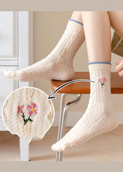 Fashion Embroidery Jacquard Cotton Mid Calf Socks