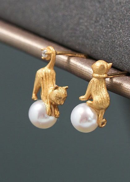 Art- und Weisegelbes Gold 14K nette Katzen-Perlen-asymmetrischer Entwurfs-Bolzen-Ohrringe
